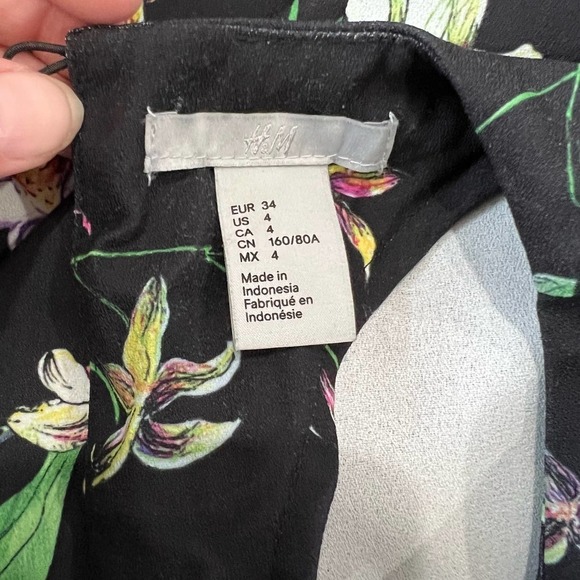NWOT H&M Black Floral Print Long Ballon Sleeve Button Cuff Dress Whimsical 4 - Picture 6 of 6